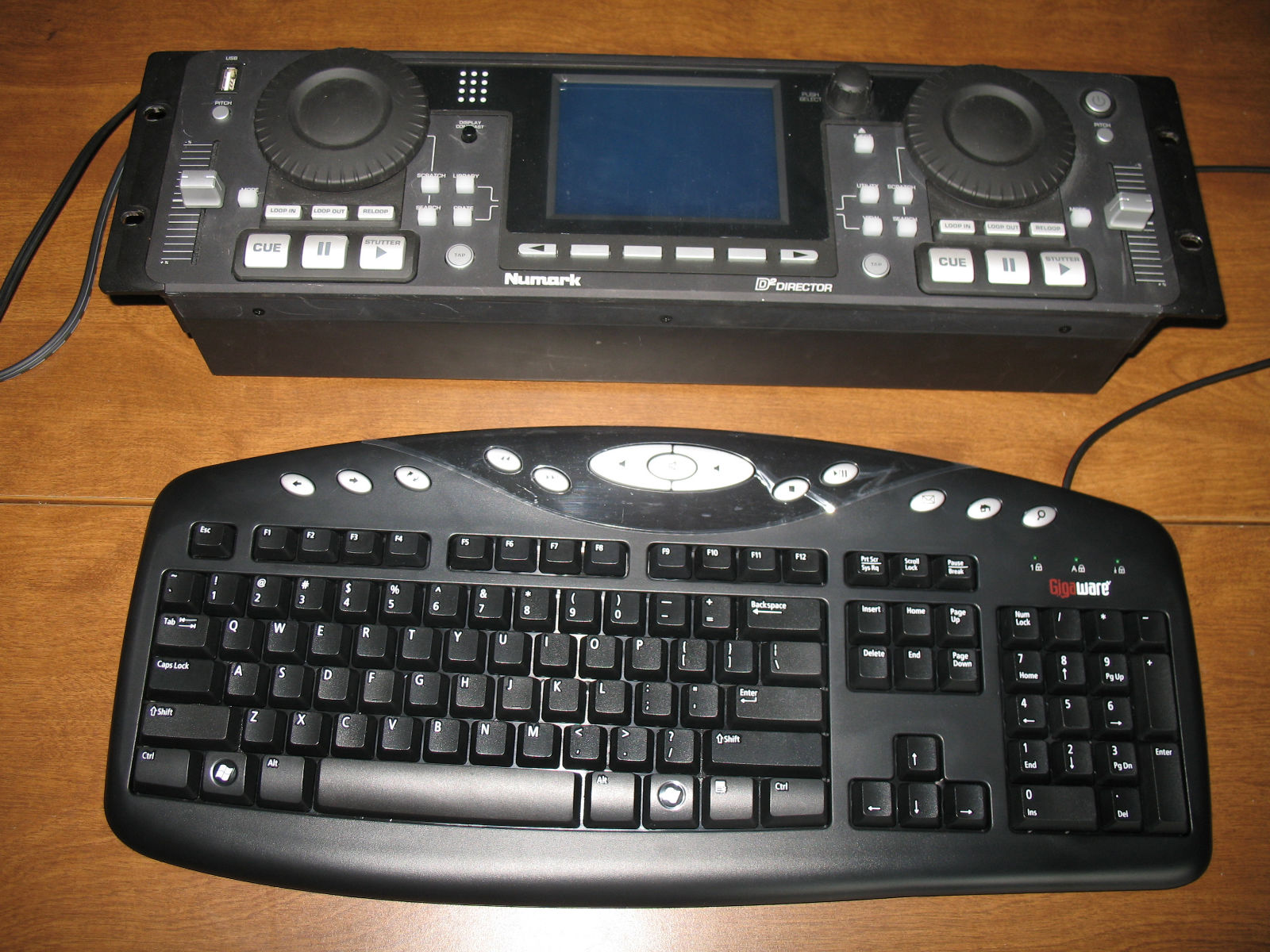 numark d2 director and keyboard